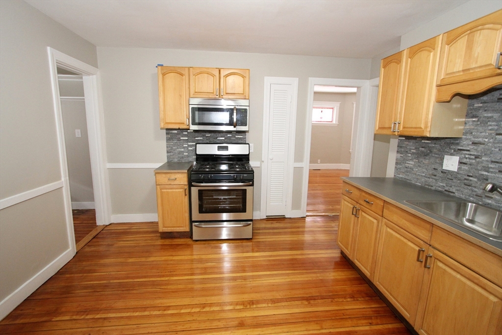 18 Howes Street, Unit 2 Boston, MA 02125 - Photo 3 of 19