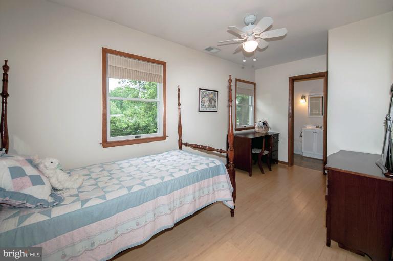 2424 Darrow Street Silver Spring, MD 20902 - Photo 11 of 28 Bedroom