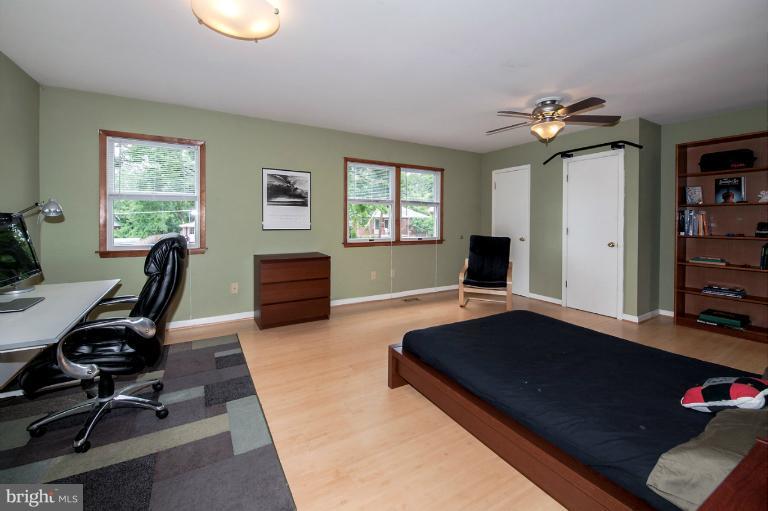 2424 Darrow Street Silver Spring, MD 20902 - Photo 22 of 28 Bedroom