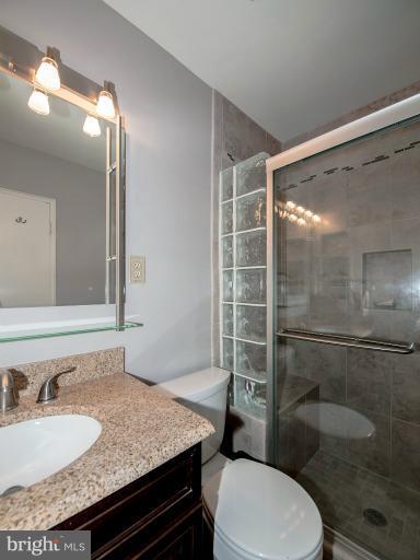 2424 Darrow Street Silver Spring, MD 20902 - Photo 6 of 28 Bath