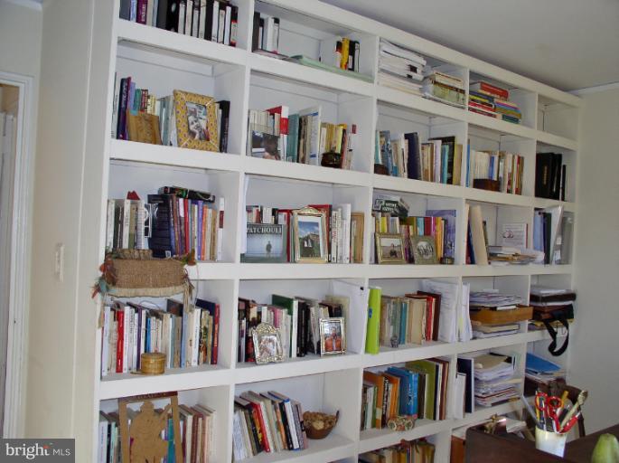 9 Ridge Road, Unit A Greenbelt, MD 20770 - Photo 10 of 30 Built-in bookcase