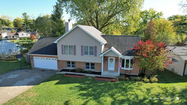 $320,000 | 269 Lakewood Drive, Antioch, IL 60002