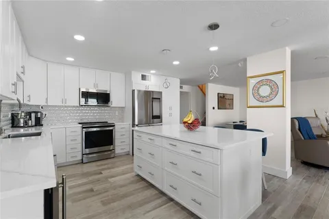 $1,700,000 | 1390 Gulf Boulevard, Unit PH4, Clearwater Beach, FL 33767