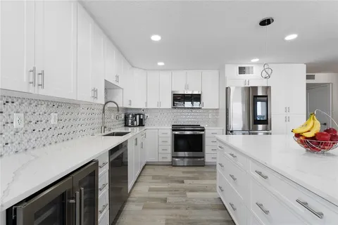 $1,700,000 | 1390 Gulf Boulevard, Unit PH4, Clearwater Beach, FL 33767