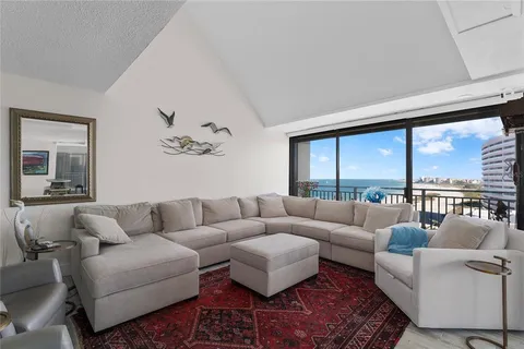 $1,700,000 | 1390 Gulf Boulevard, Unit PH4, Clearwater Beach, FL 33767