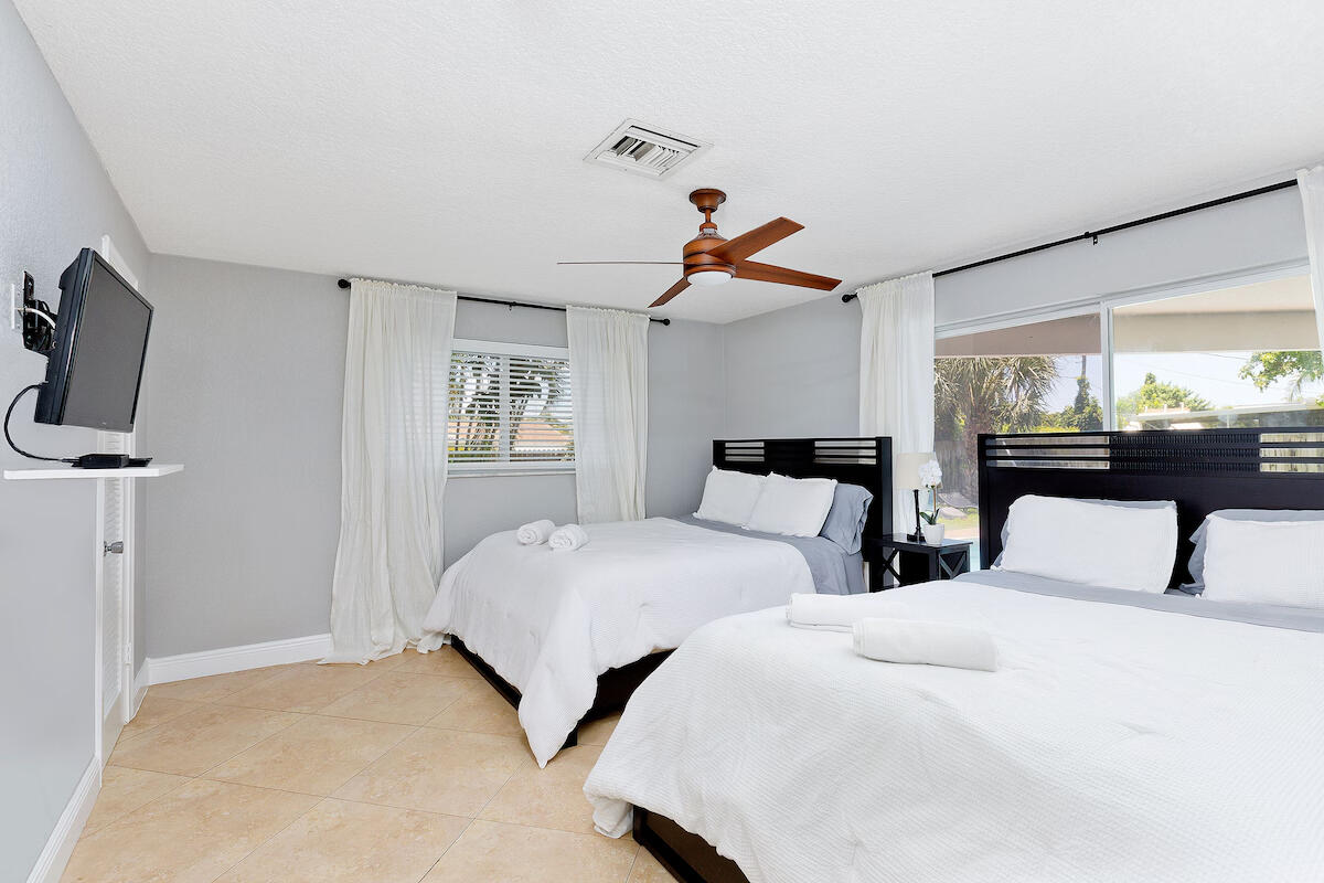 4348 Northwest 2nd Terrace Boca Raton, FL 33431 - Photo 11 of 35 04c4d96d