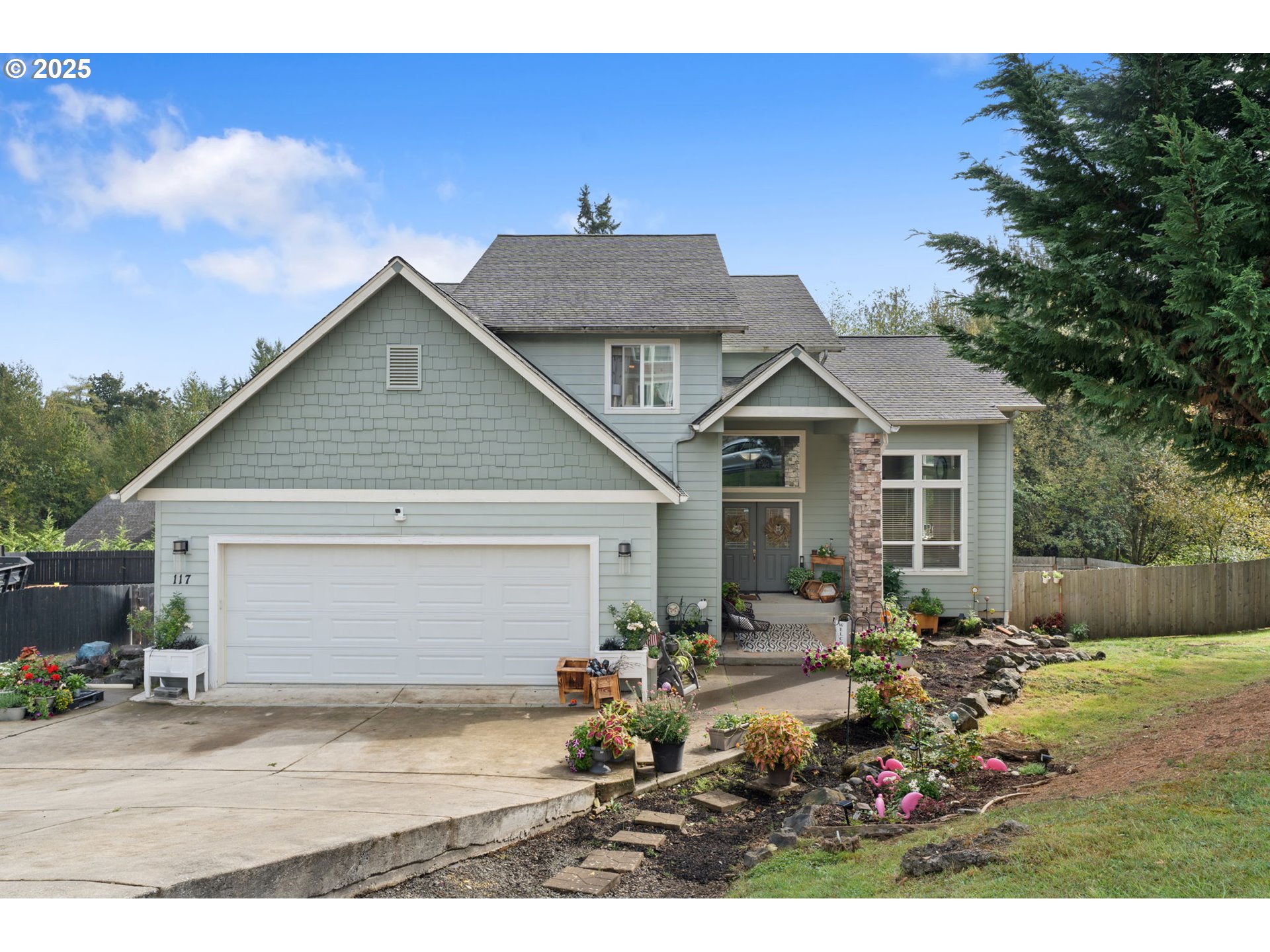 117 Altavista Road Longview, WA 98632 - Photo 2 of 40 a aerial view of a house with a yard