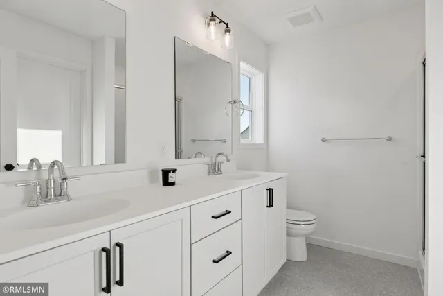 $635,000 | 10157 Blackmoor Road, Woodbury, MN 55129