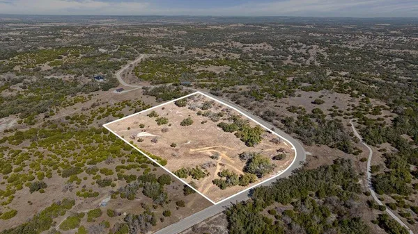$590,000 | 529 Skyline Drive, Unit 5, Blanco, TX 78606