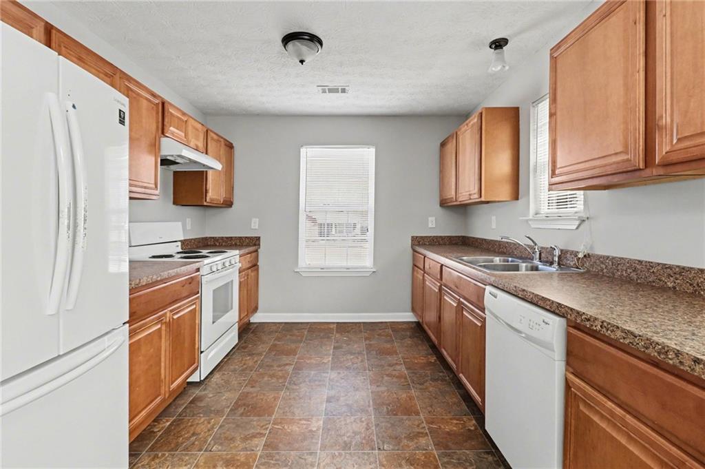 2329 Glebe Court Hampton, GA 30228 - Photo 8 of 20