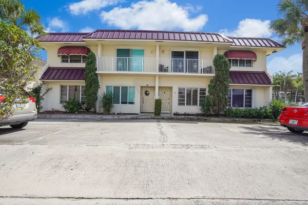 $3,400 | 584 Southeast 20th Avenue, Unit 2, Deerfield Beach, FL 33441