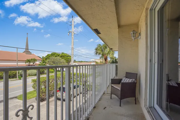 $3,400 | 584 Southeast 20th Avenue, Unit 2, Deerfield Beach, FL 33441