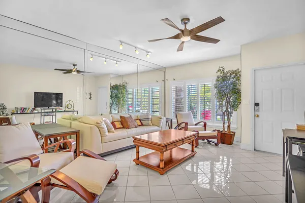$3,400 | 584 Southeast 20th Avenue, Unit 2, Deerfield Beach, FL 33441