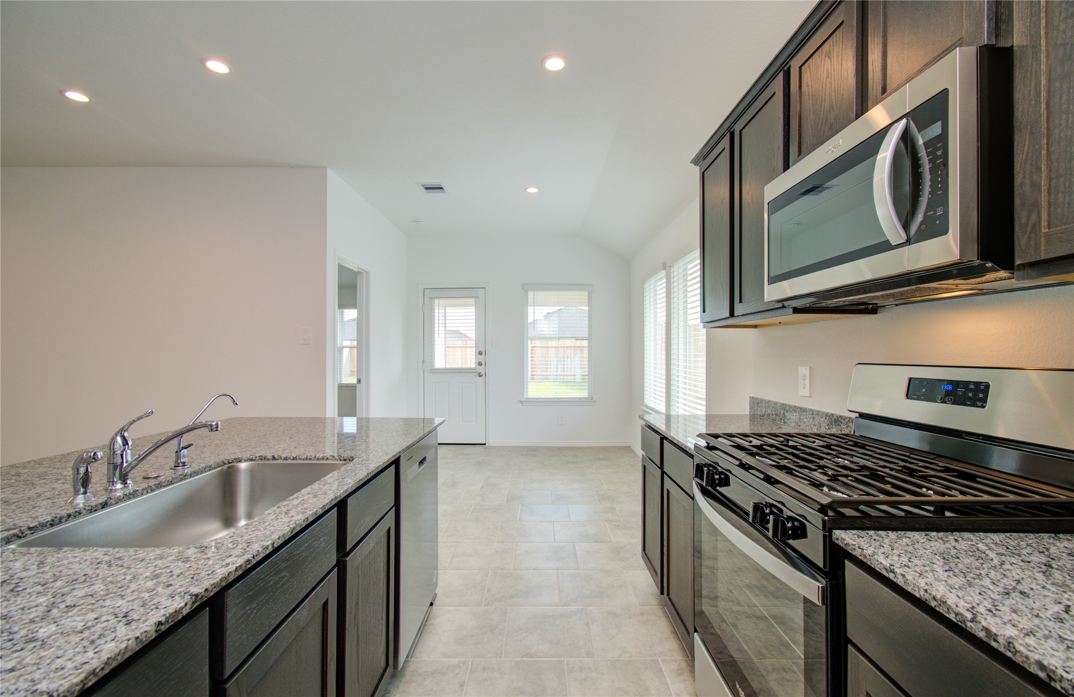 1031 Appaloosa Lane Rosharon, TX 77583 - Photo 12 of 30