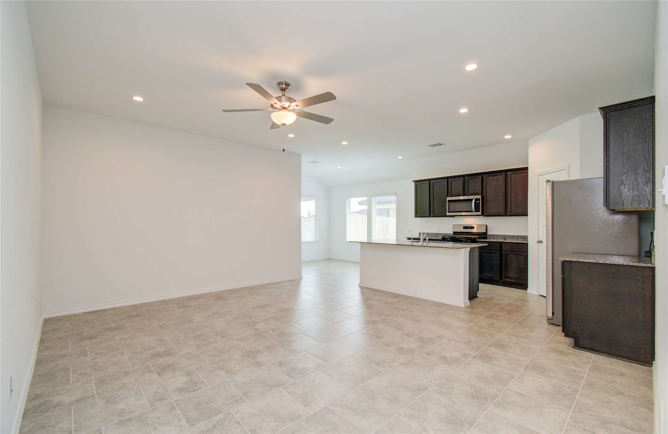 1031 Appaloosa Lane Rosharon, TX 77583 - Photo 3 of 30