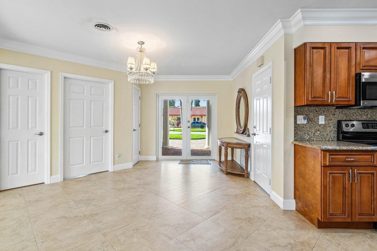 899 Granada Drive Boca Raton, FL 33432 - Photo 9 of 44 009-899GranadaDrive-BocaRaton-FL-33432-S
