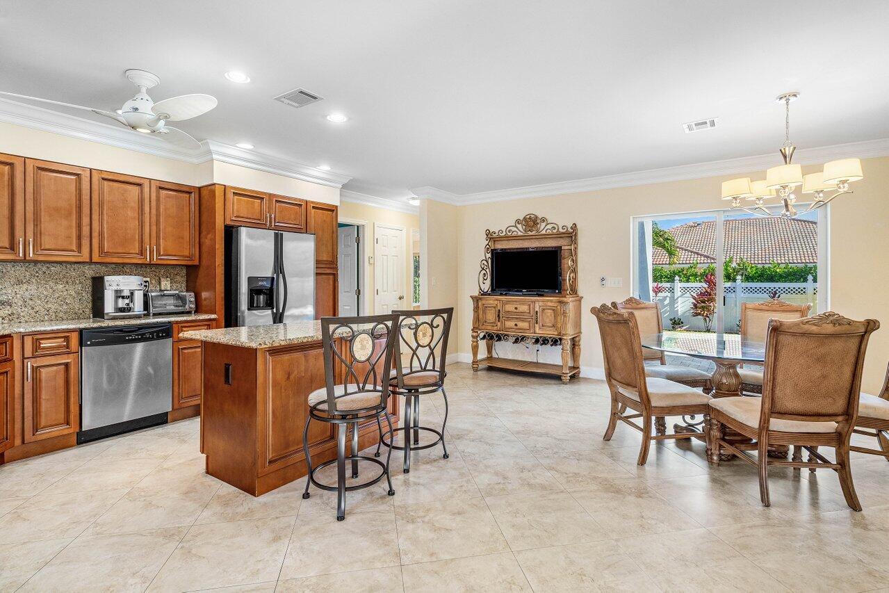 899 Granada Drive Boca Raton, FL 33432 - Photo 10 of 44 010-899GranadaDrive-BocaRaton-FL-33432-S