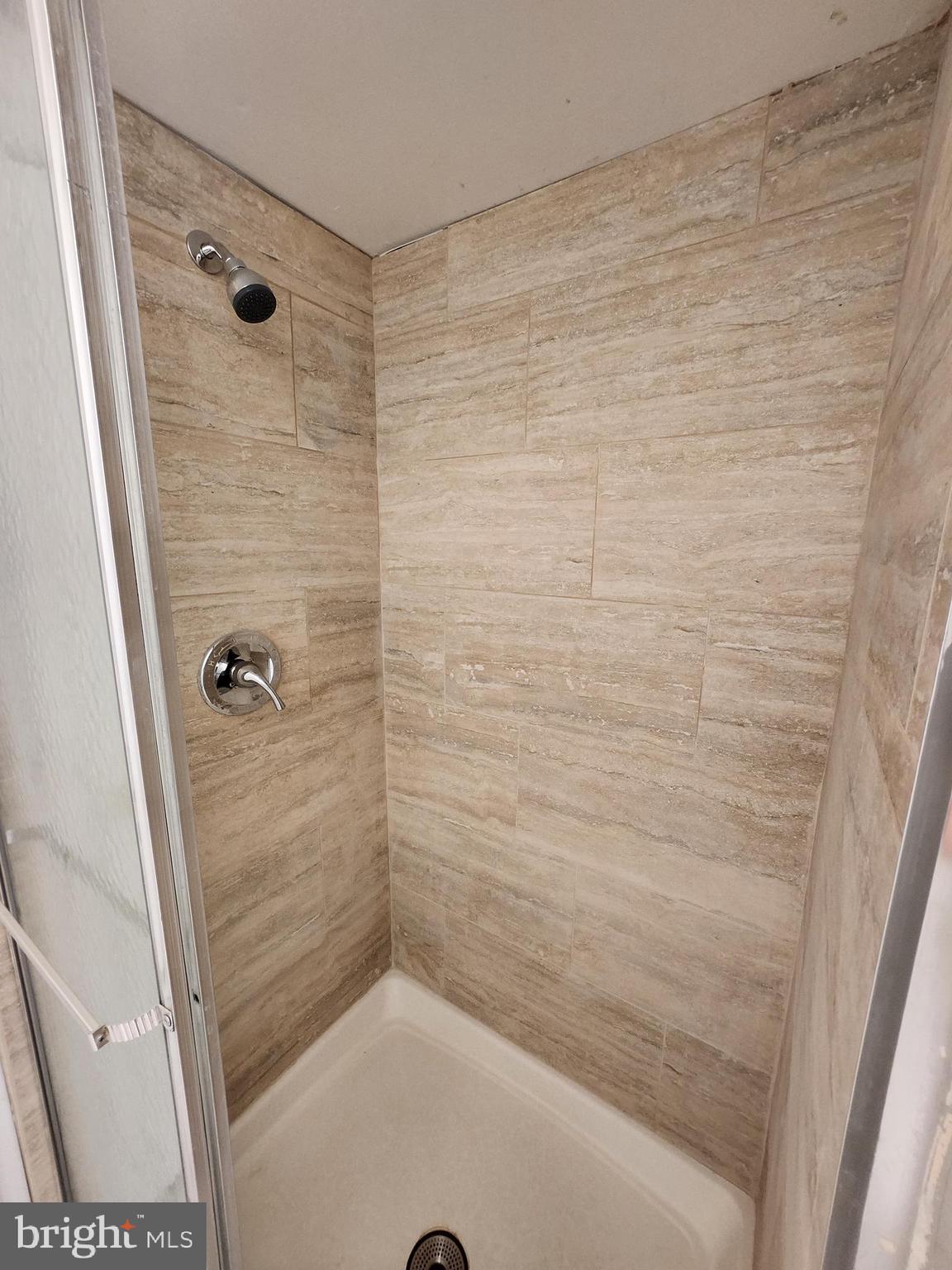 109 Chaucer Road, Unit B Mount Laurel, NJ 08054 - Photo 20 of 28 Primary Bathroom