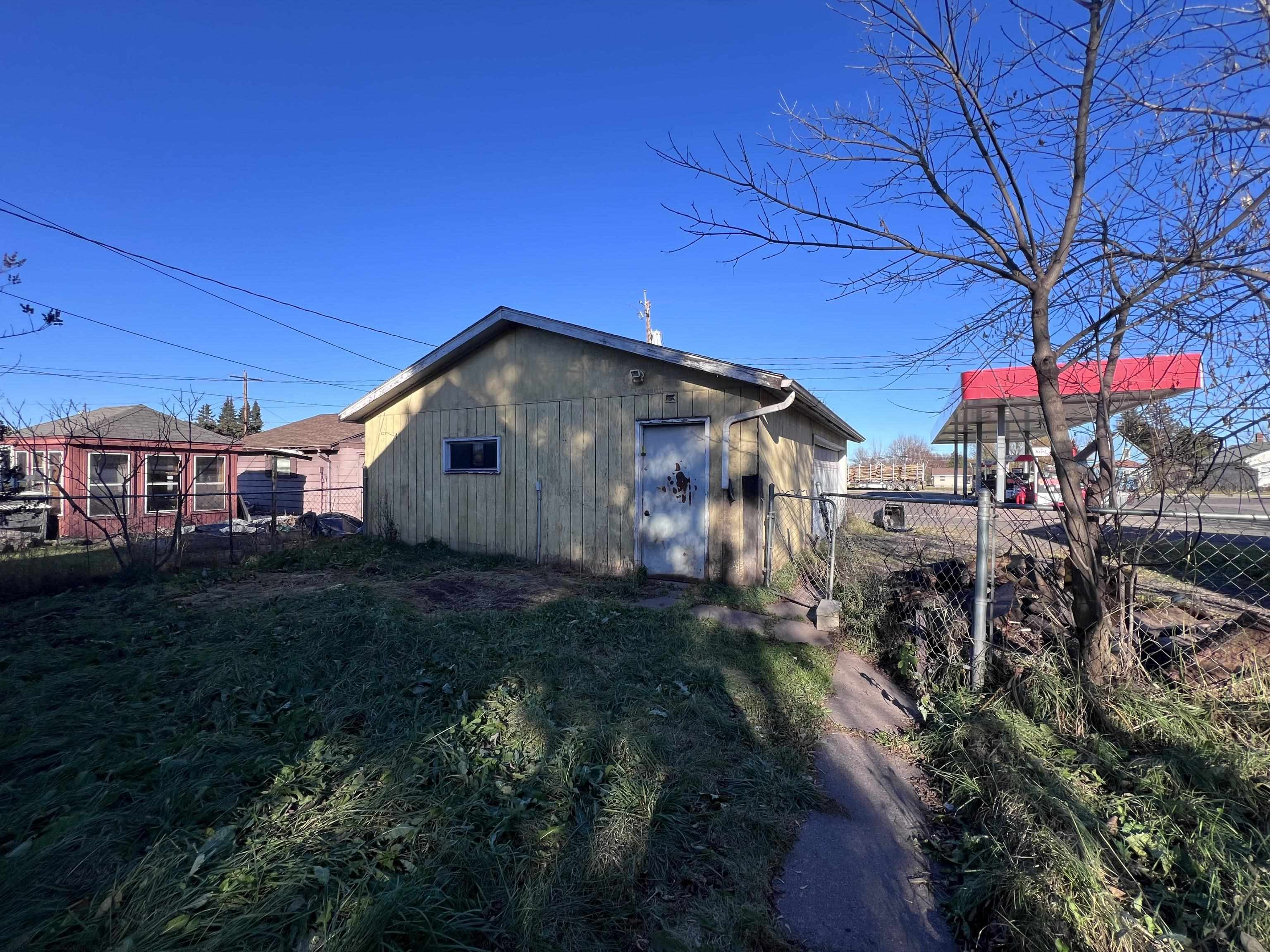 4207 East 3rd Street Superior, WI 54880 - Photo 20 of 23 View of property exterior