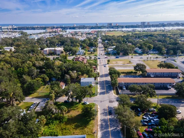 a view of swimming pool and lake view
