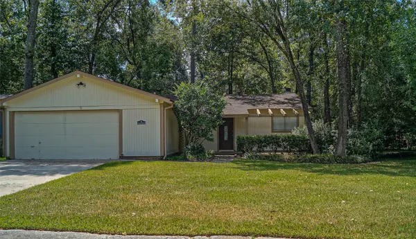 $1,995 | 11 Canyon Oak Place, The Woodlands, TX 77380