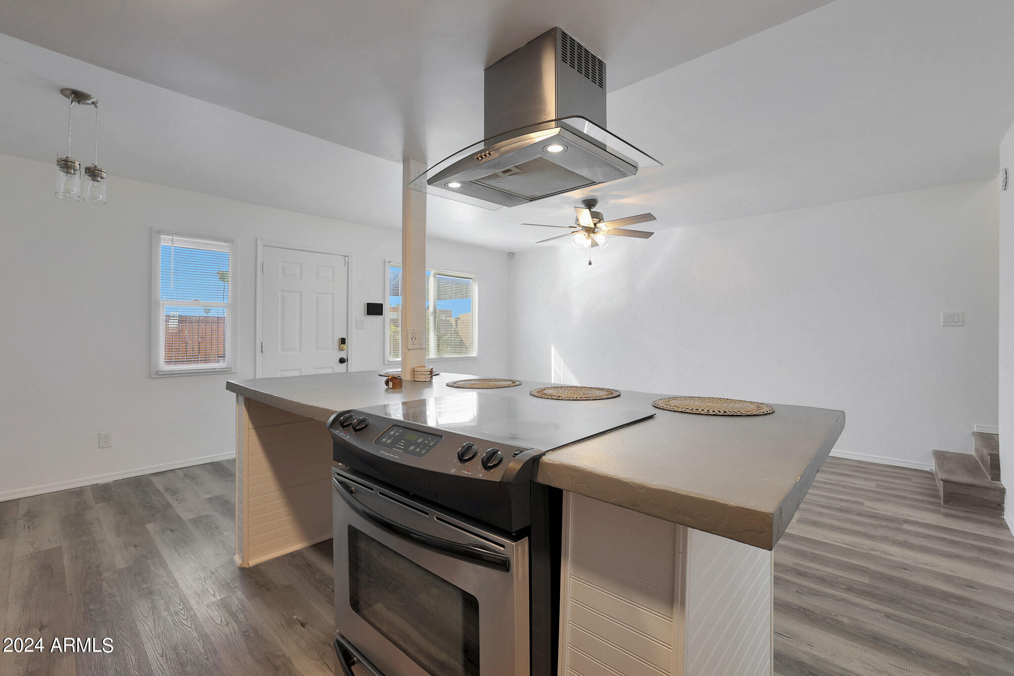 4604 East Broadway Road Phoenix, AZ 85040 - Photo 14 of 30 Kitchen