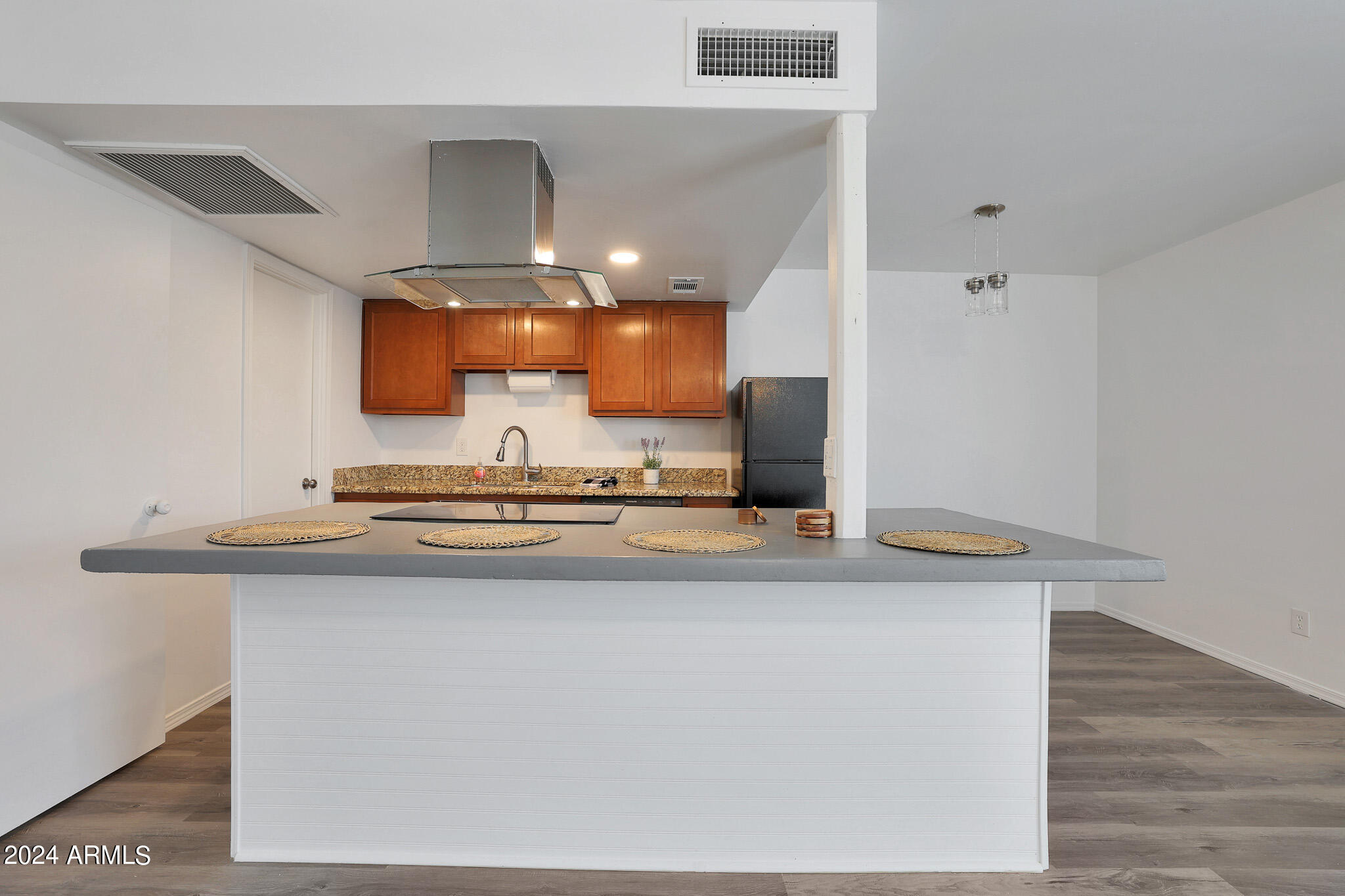 4604 East Broadway Road Phoenix, AZ 85040 - Photo 15 of 30 Kitchen