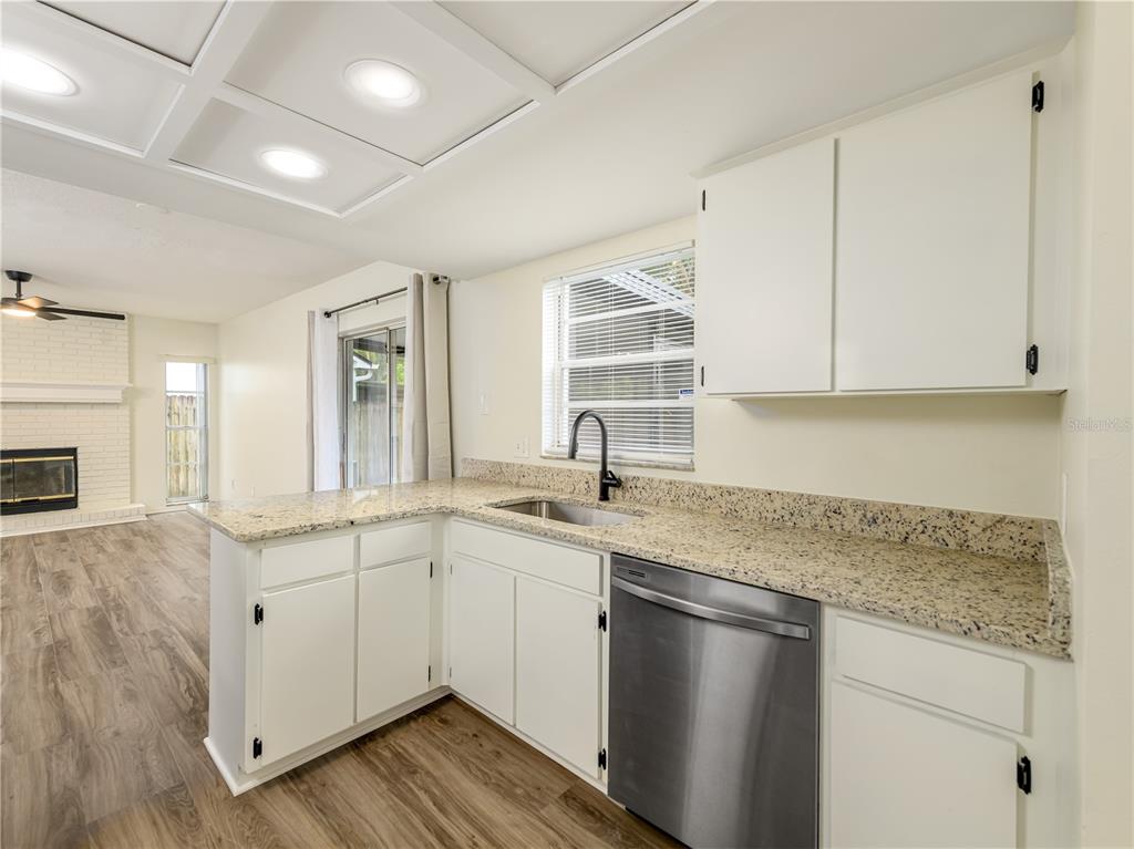 9703 Fox Hollow Road Tampa, FL 33647 - Photo 8 of 31