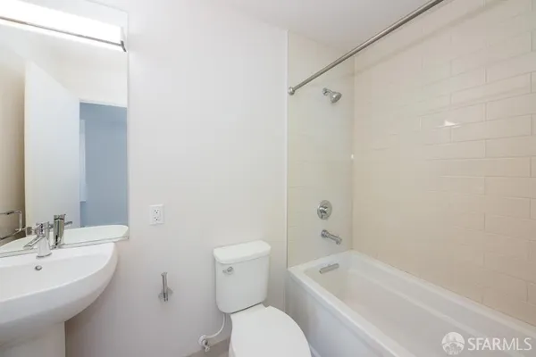 $3,999 | 50 Jerrold Avenue, Unit 304, San Francisco, CA 94124