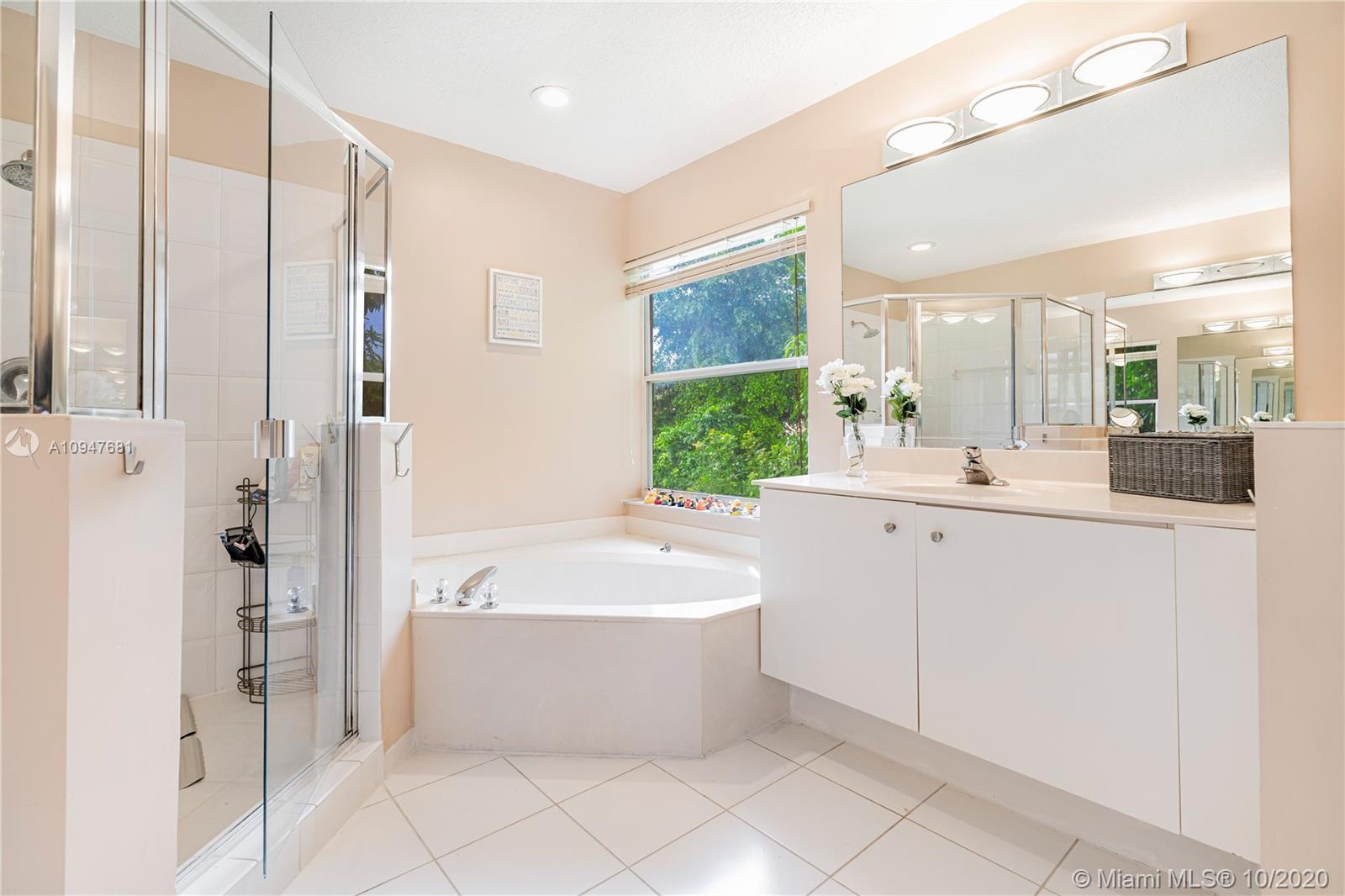 20892 Avenel Run Boca Raton, FL 33428 - Photo 17 of 40 Master Bathroom Suite