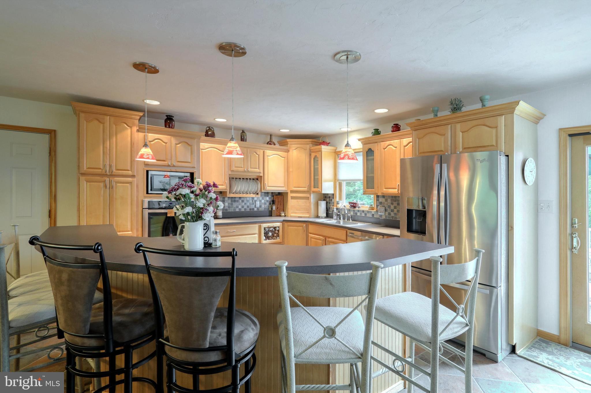 6310 Bull Road Dover, PA 17315 - Photo 12 of 41 Breakast Bar