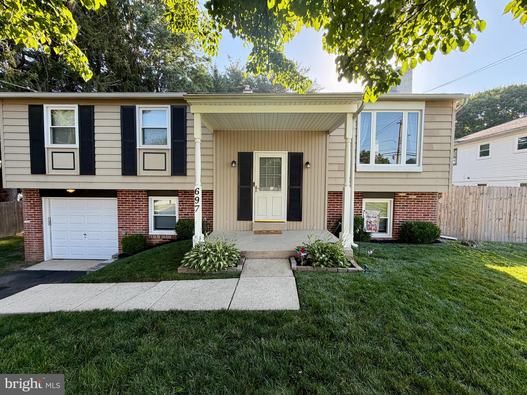 697 Cherry Tree Road Upper Chichester, PA 19014 - Photo 1 of 8