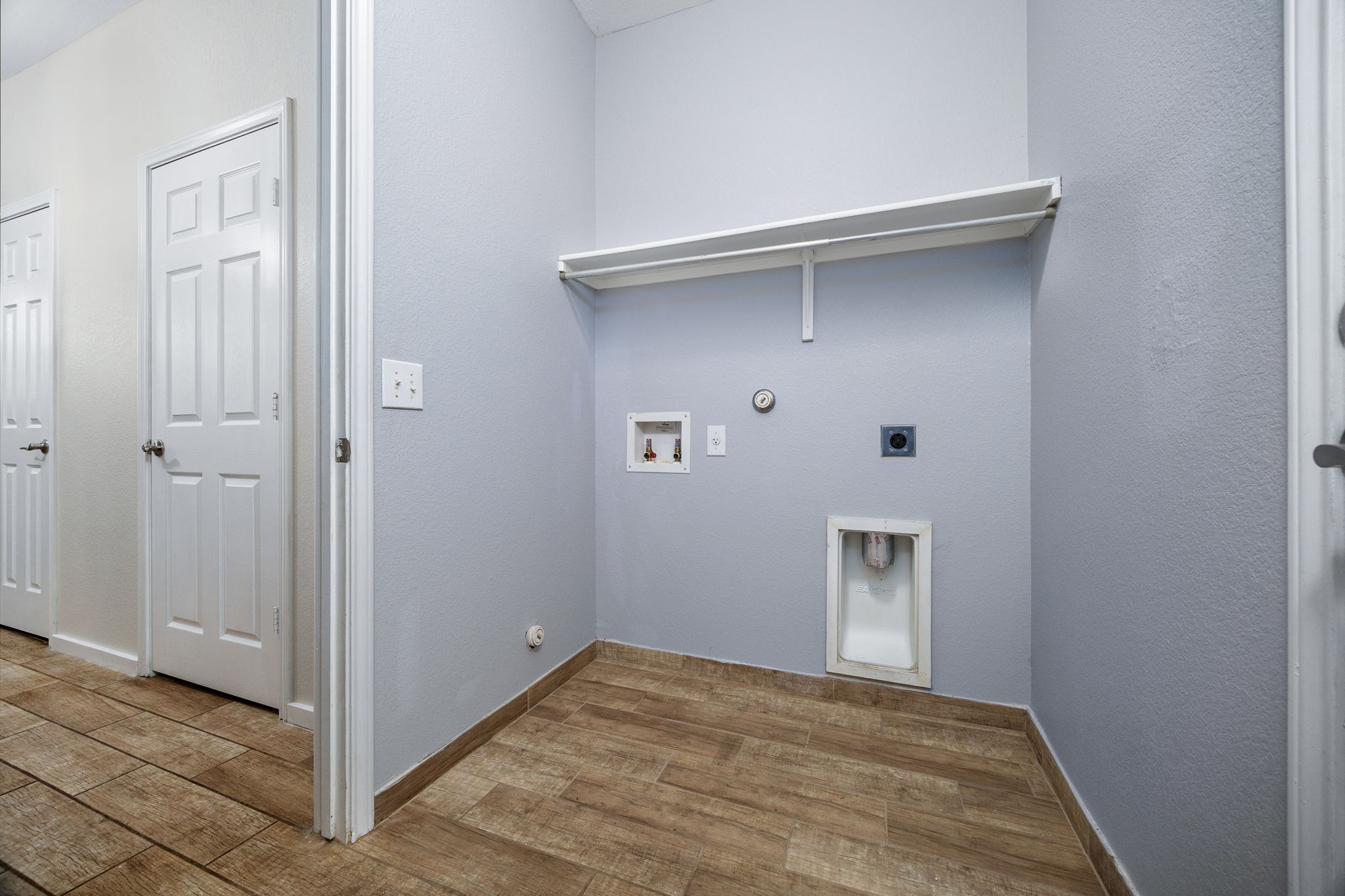 8909 Winter Haven Road Austin, TX 78747 - Photo 19 of 37 a view of an empty room