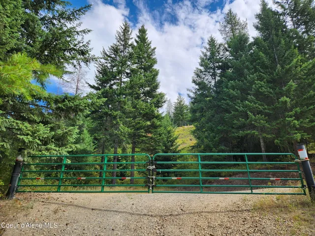 $1,395,000 | 325 Wambli Wahohpi, Cocolalla, ID 83813
