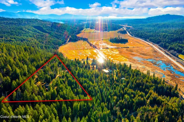 $1,395,000 | 325 Wambli Wahohpi, Cocolalla, ID 83813