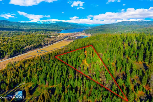 $1,395,000 | 325 Wambli Wahohpi, Cocolalla, ID 83813