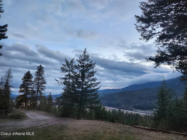 $1,395,000 | 325 Wambli Wahohpi, Cocolalla, ID 83813