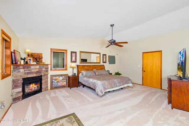 $1,395,000 | 325 Wambli Wahohpi, Cocolalla, ID 83813