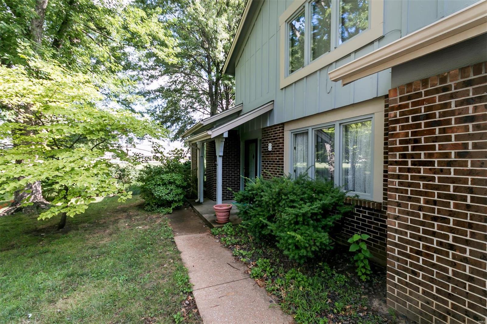 3122 Cedar Mountain Road Belleville, IL 62221 - Photo 4 of 32 Gallery Image 4