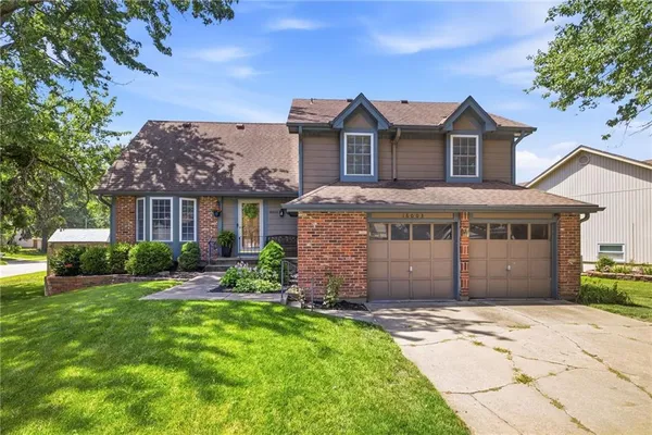 $375,000 | 16003 West 139th Street, Olathe, KS 66062