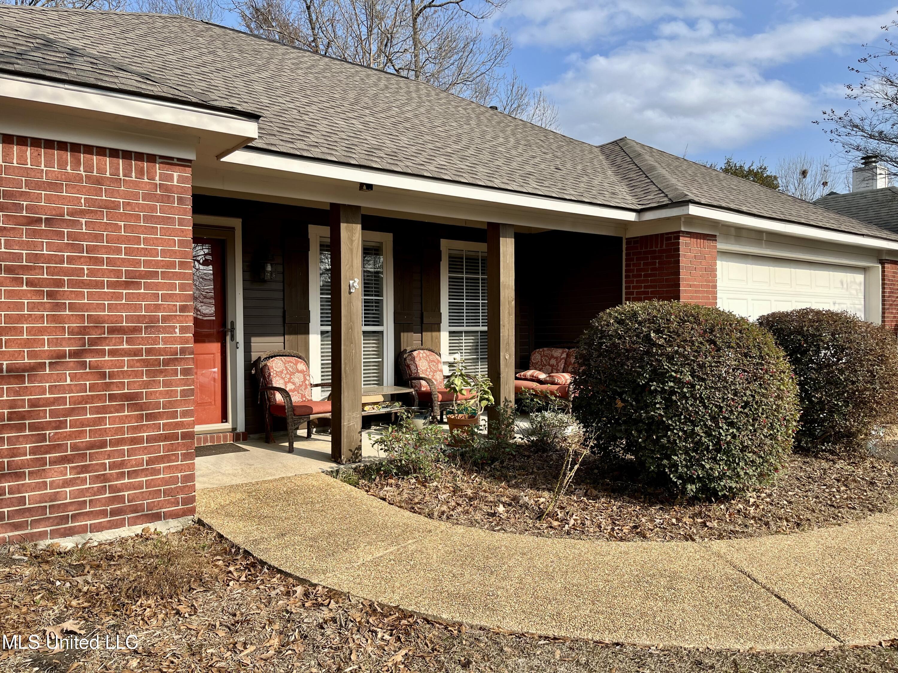 222 Cherrybark Lane Brandon, MS 39047 - Photo 2 of 19 IMG_4379