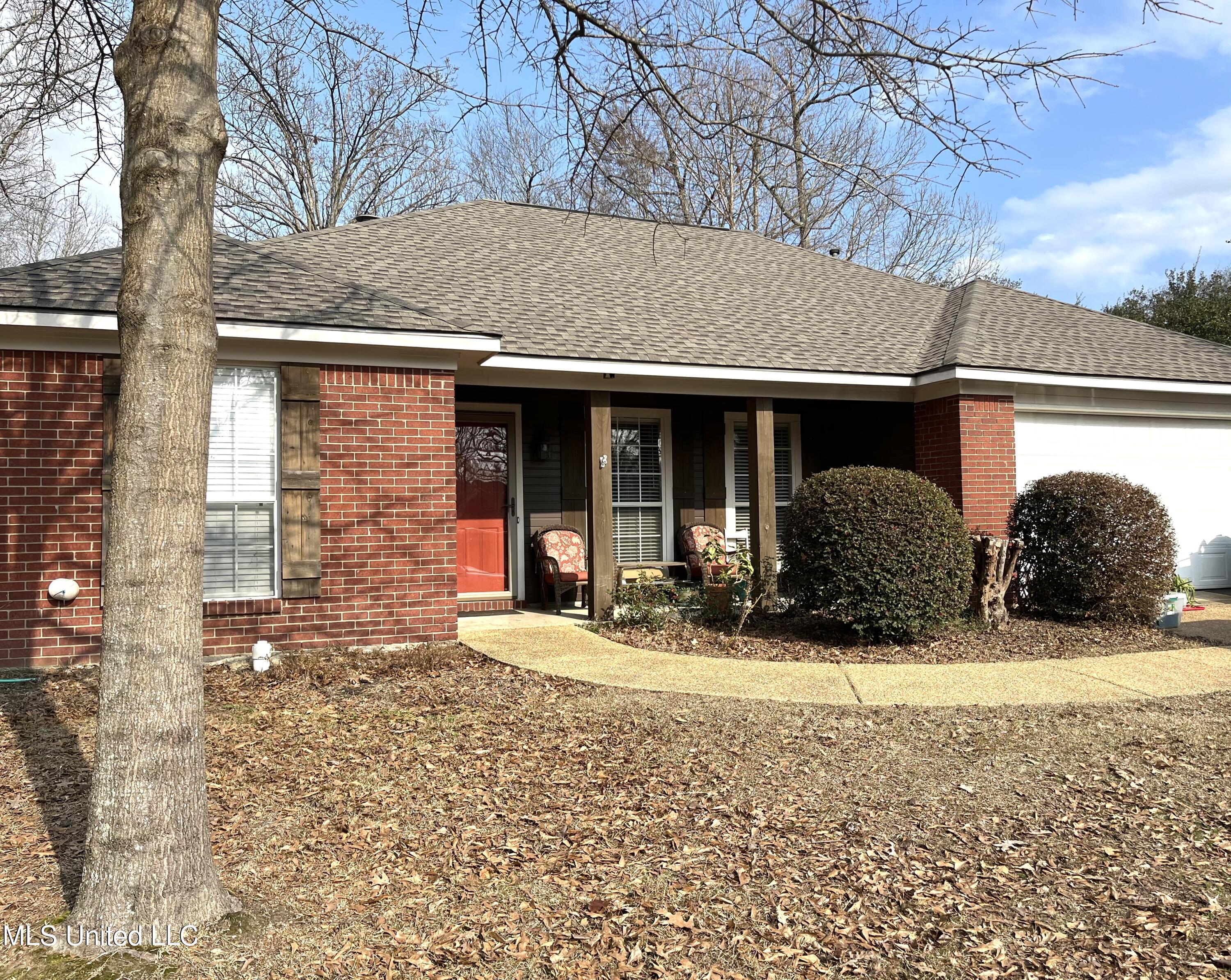222 Cherrybark Lane Brandon, MS 39047 - Photo 3 of 19 IMG_4370