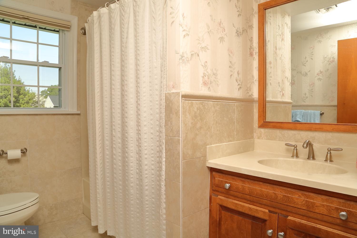 1144 Devonshire Road Lancaster, PA 17601 - Photo 19 of 24 Full Bath