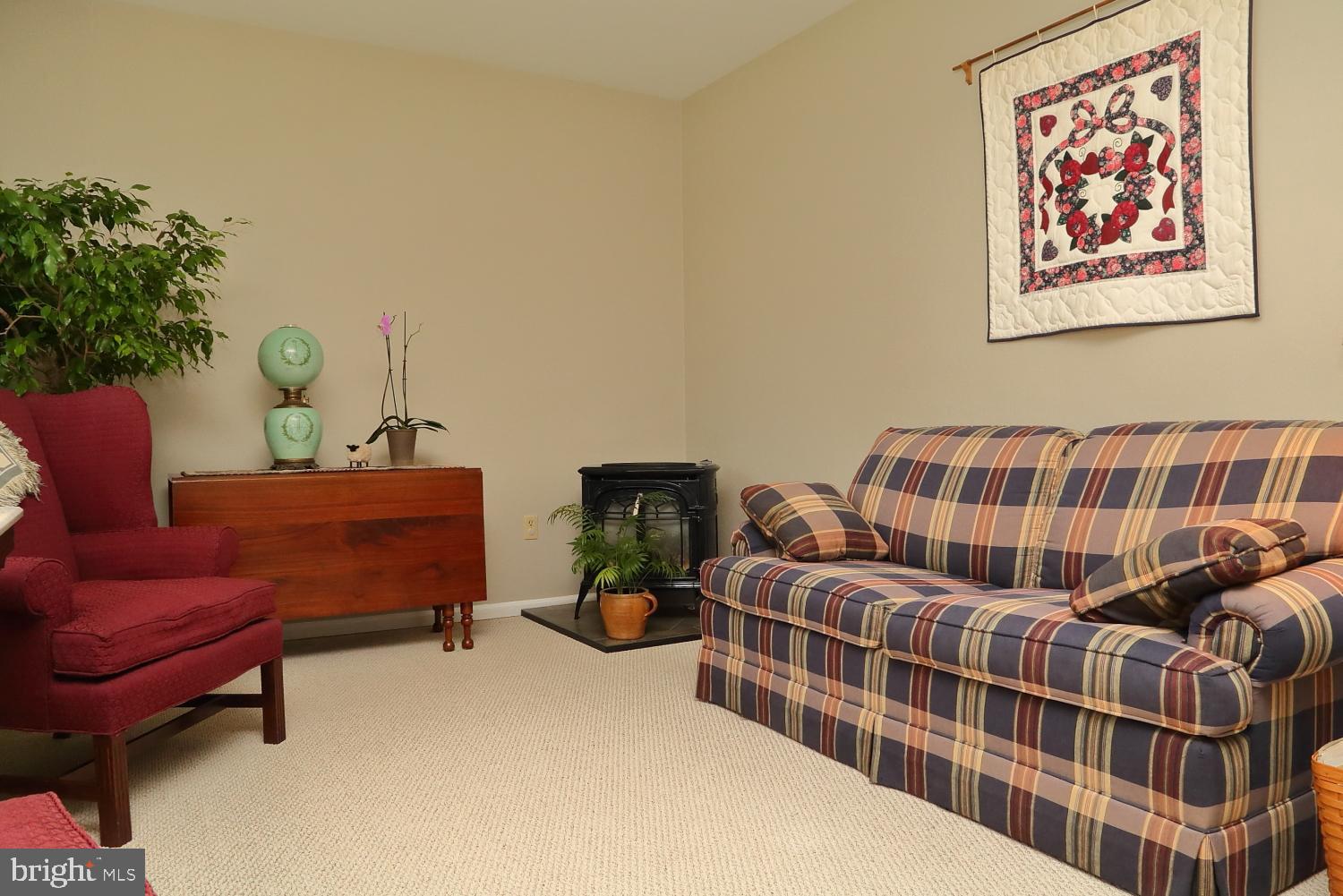 1144 Devonshire Road Lancaster, PA 17601 - Photo 3 of 24 Living Room