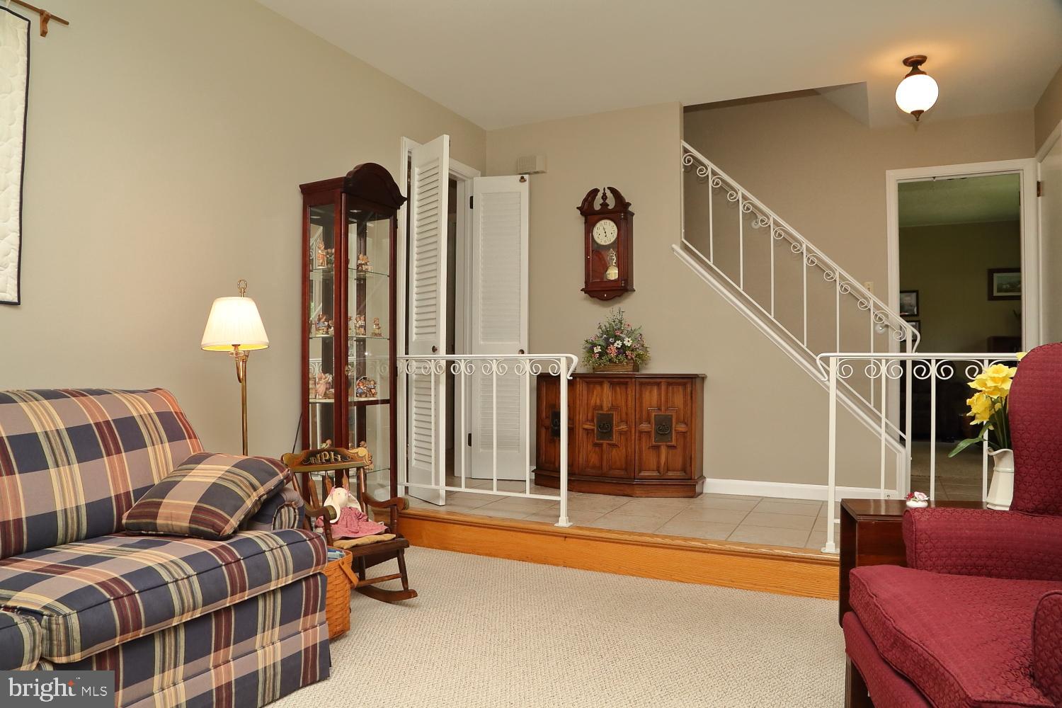 1144 Devonshire Road Lancaster, PA 17601 - Photo 5 of 24 Living Room