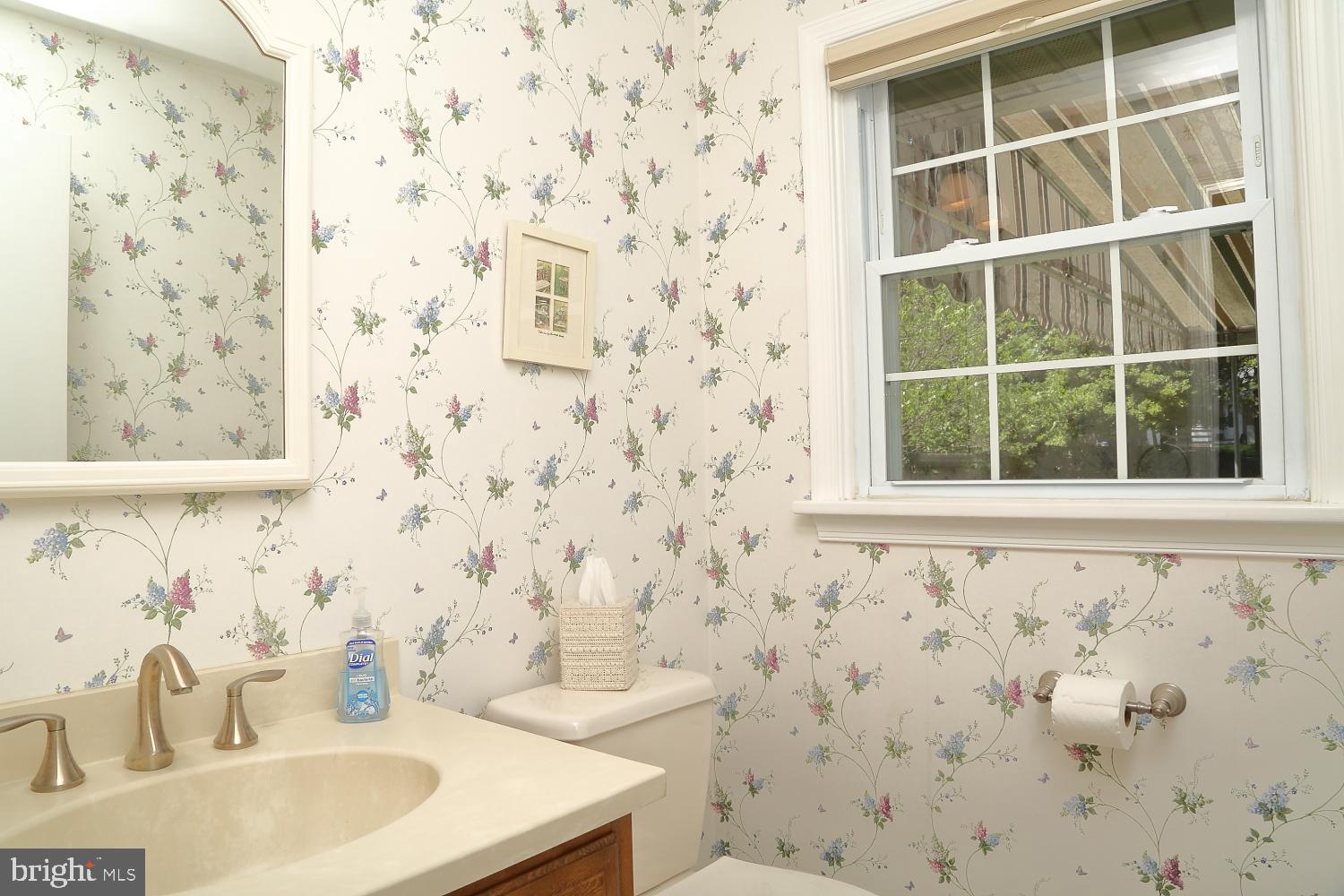 1144 Devonshire Road Lancaster, PA 17601 - Photo 10 of 24 Half Bath