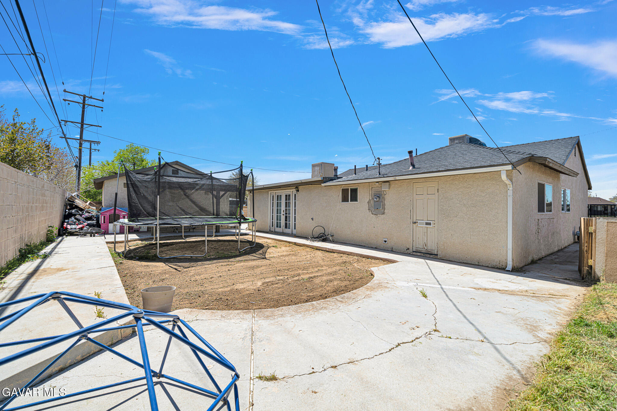 44188 Glenraven Road Lancaster, CA 93535 - Photo 23 of 26 a view of a terrace