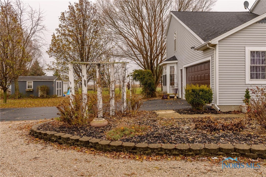 8025 Dowling Road Perrysburg, OH 43551 - Photo 26 of 32 Gallery Image 26