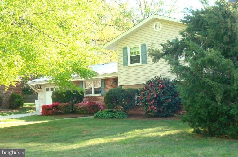 6429 Deepford Street Springfield, VA 22150 - Photo 11 of 16 Exterior #3