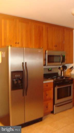 6429 Deepford Street Springfield, VA 22150 - Photo 4 of 16 Kitchen